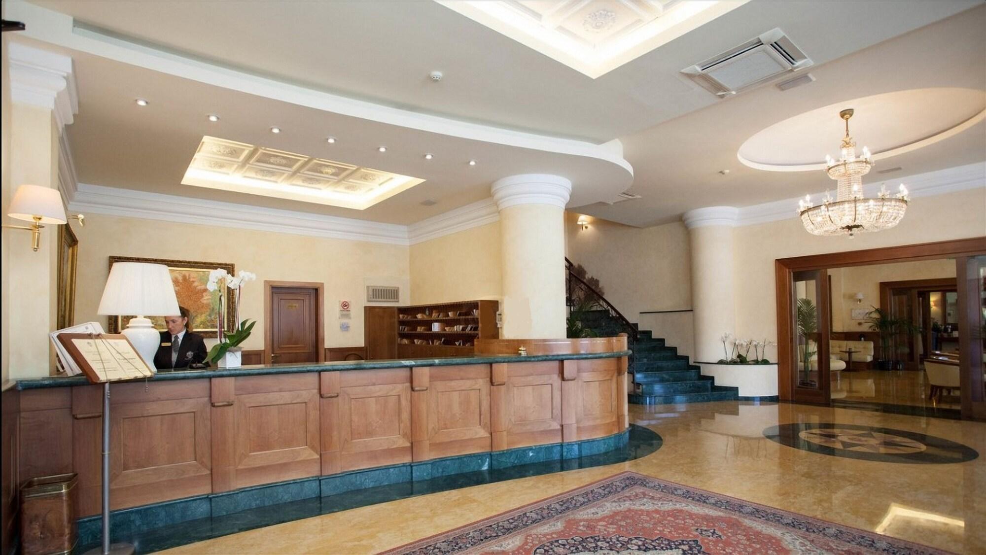 Hotel Principe Palace リド・ディ・イエゾロ エクステリア 写真