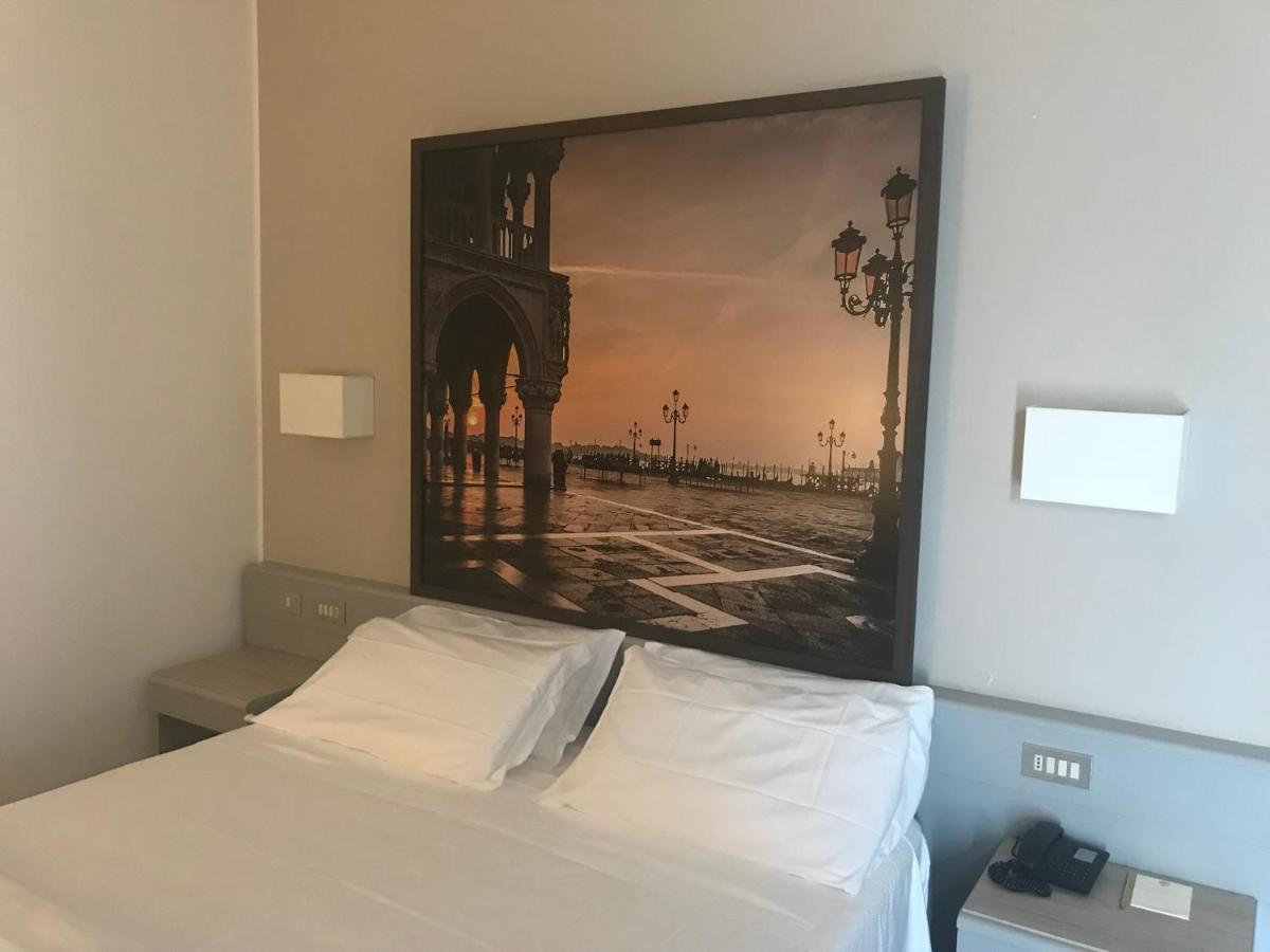 Hotel Principe Palace リド・ディ・イエゾロ エクステリア 写真