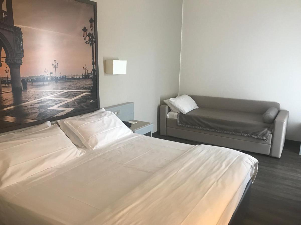 Hotel Principe Palace リド・ディ・イエゾロ エクステリア 写真
